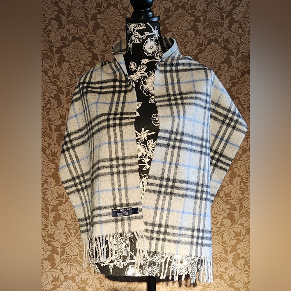 Burberry Scarf Gray and White